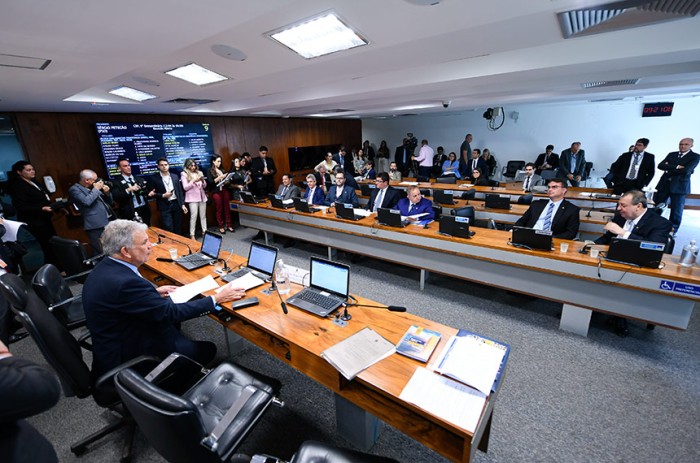 Planejar atentado contra agentes públicos é crime, aprova CSP