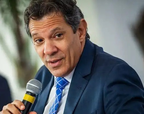 Após críticas à Janja, Haddad recua sobre taxação no e-commerce 