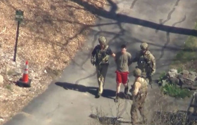 Suspeito de vazar documentos do Pentágono é preso