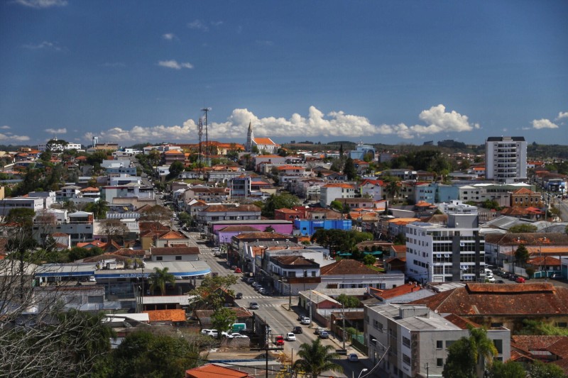 Instalação de equipamentos para melhoria no sistema afeta abastecimento em Irati na terça