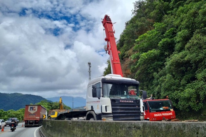 Guindaste será retirado km 41 da BR-277 definitivamente neste sábado