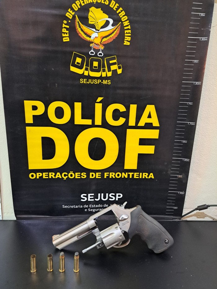 Homem é preso pelo DOF com arma de fogo e munições