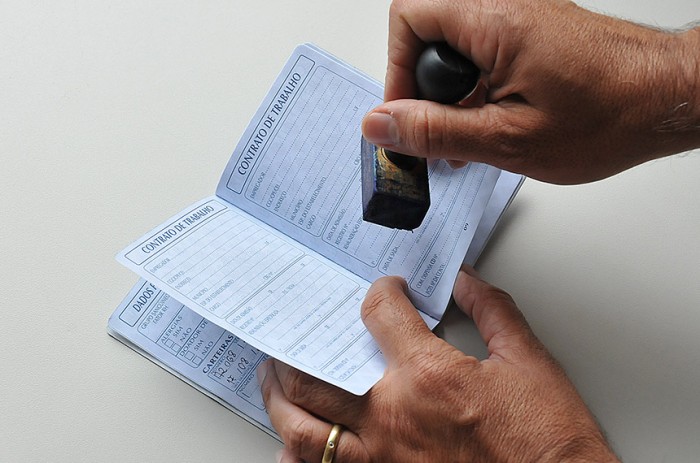 Lei determina inclusão de dados sobre raça em documentos trabalhistas