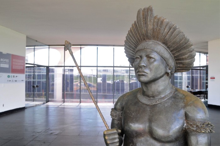 Brasília sedia mobilização indígena contra aquecimento global