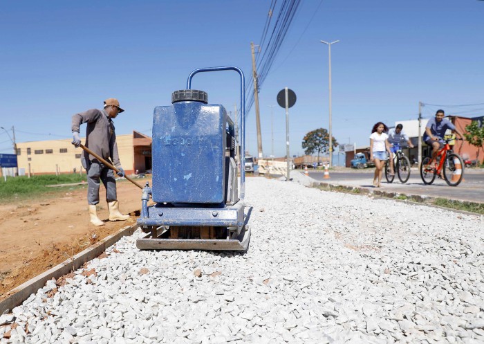 Moradores do Sol Nascente ganham 10 mil m² de calçadas novas
