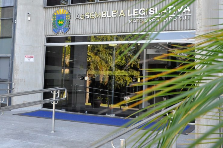 Agenda: Maio começa com sessões, CCJR e palestra contra assédio